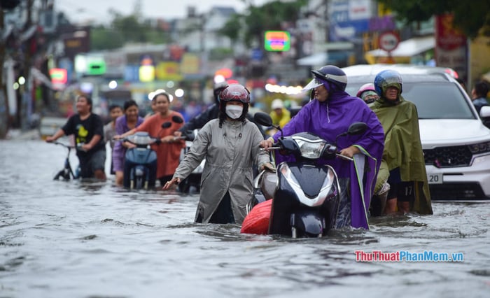 Nằm mơ thấy nước ngập đường đi nên làm gì? hóa giải vận xui